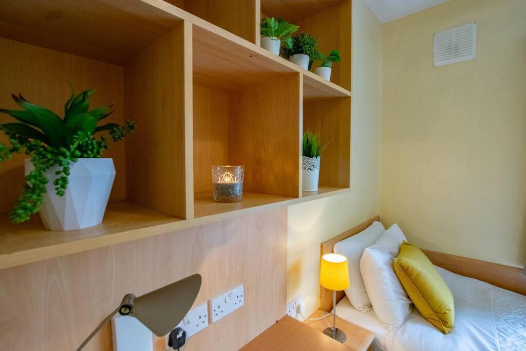 106 - The Townhouse By Shortstays Голуей Екстериор снимка