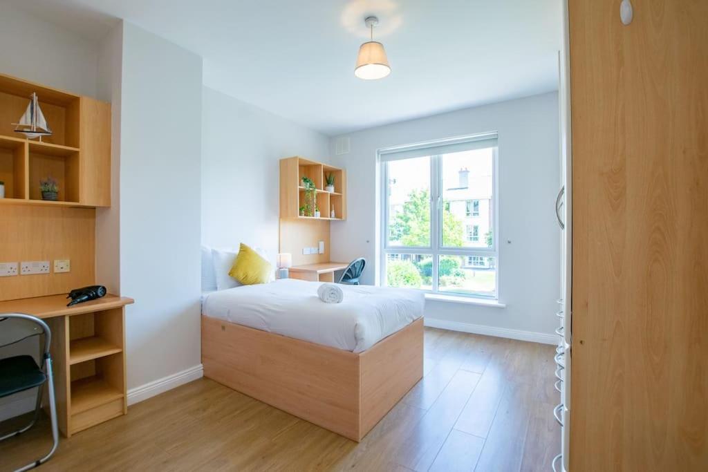 106 - The Townhouse By Shortstays Голуей Екстериор снимка