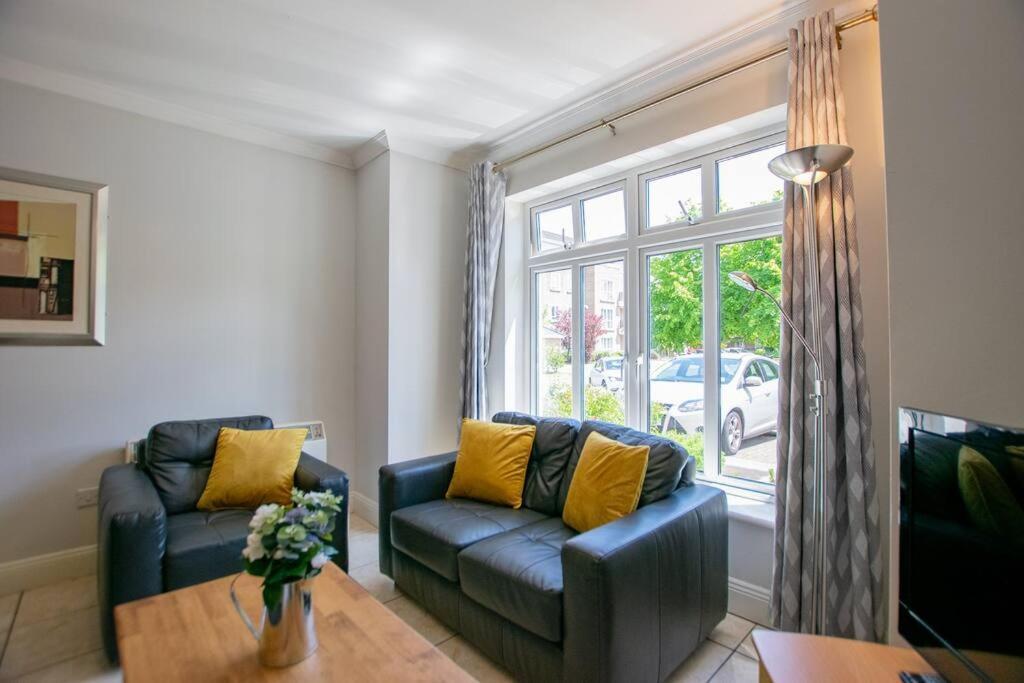 106 - The Townhouse By Shortstays Голуей Екстериор снимка